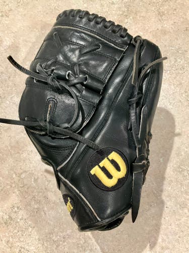 Wilson A2000 CK22 RH Pitcher's Baseball Glove 11.75" (Used)