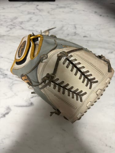 Wilson A2000 CM34SS 34" Fastpitch Softball Catcher's Mitt WTA20RF19CM34SS (Used)