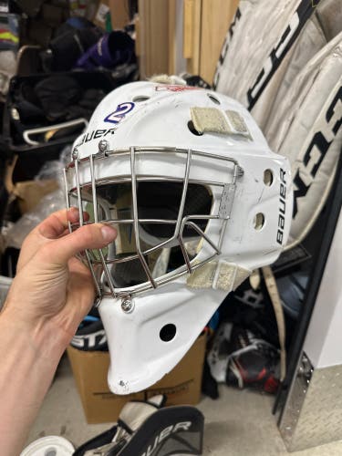 Senior Large Bauer 940 Goalie Mask (Used)