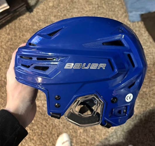Medium Bauer Re-Akt 155 Helmet (Used)