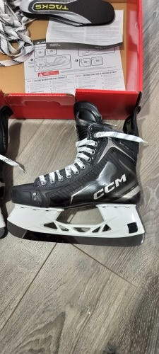 2024 CCM Tacks XF Pro Hockey Skates 6 (Used)