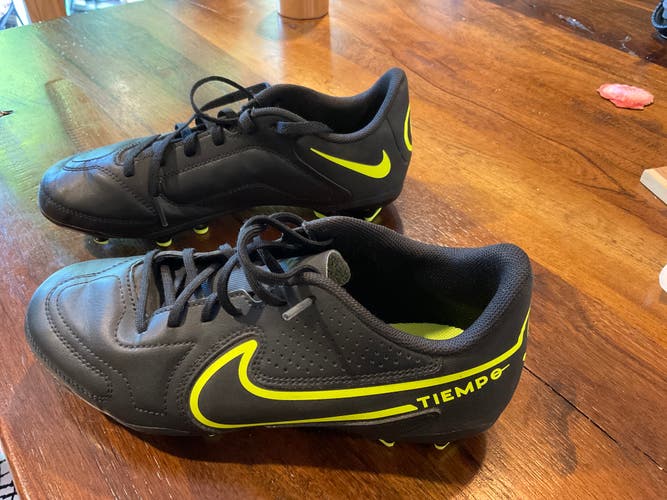 Black Kids 6Y (Big Kids / Youth) Nike Tiempo Legend 9 Elite Cleats (Used)