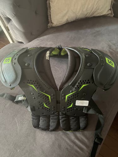 Small Youth Schutt Y Flex Shoulder Pads (Used)