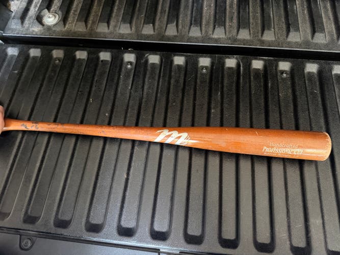 Marucci Pro Cut Maple Bat (-3) 28 oz 31" (Used)