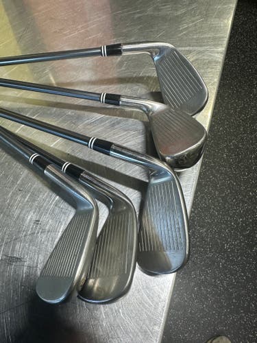 Cleveland HiBore Right Handed Iron Set Graphite Shaft (Used)