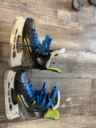 2023 Bauer Vapor X4 Hockey Skates Extra Wide Width Size 3.5 (Used)