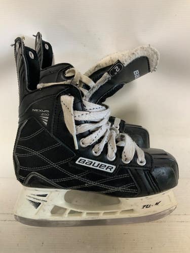 Used Bauer NEXUS 200 Junior Hockey Skate Junior 02 11823-S000041112