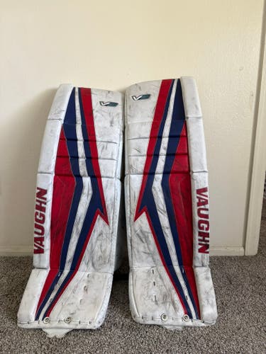35" +2 Vaughn Velocity V9 Goalie Leg Pads (Used)