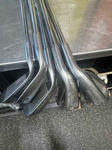 SpaldingMolitor Plus Right Handed Iron Set 8 Pieces (Used)