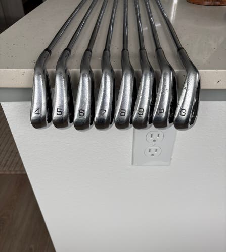 Mizuno JPX 825 Pro Right Handed Iron Set (Used)