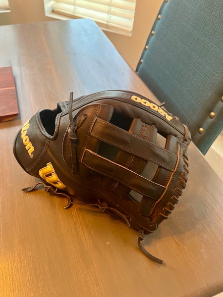 Wilson A2000 RH Infield Baseball Glove 12" (Used)