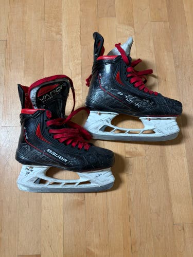 2021 Bauer Vapor 3X Pro Hockey Skates Extra Wide Width Size 3 (Used)