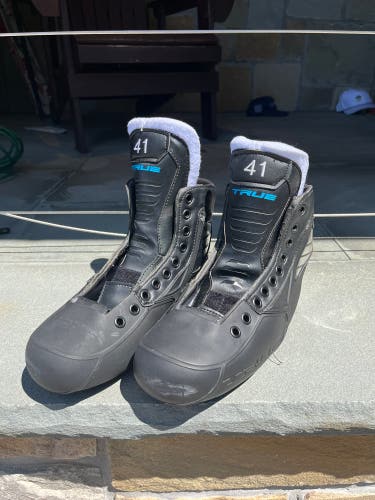 True Custom Pro Hockey Goalie Skates Regular Width Pro Stock 10 (New)