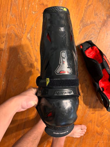 Intermediate Bauer Vapor 3X Pro 14" Shin Pads (New)
