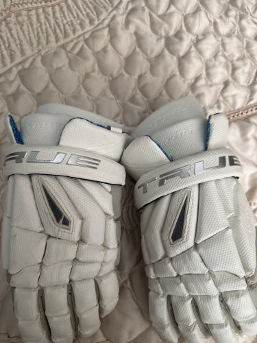 True Frequency 2.0 Lacrosse Gloves (Used)