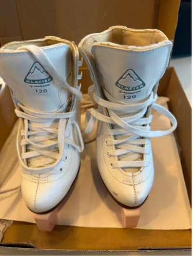 Jackson Ultima Figure Skates B Junior 13 (Used) (plus skate guards)