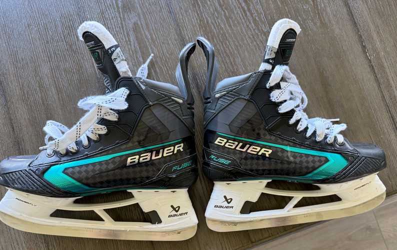 Black 2026 Bauer Fuse Hockey Skates Pro Stock 9 (Used)