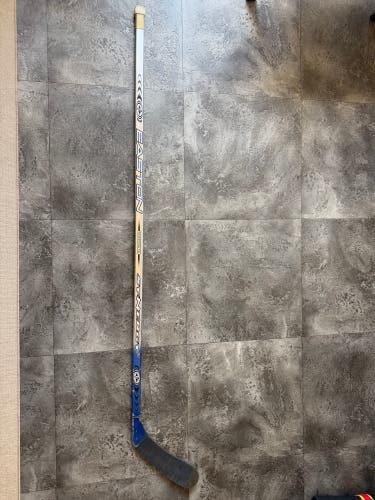 Senior Easton Synergy SL Left Hand Hockey Stick Heel Pattern 85 Flex Pro Stock (Used)