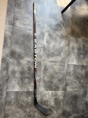 Senior Easton Synergy ST Left Hand Hockey Stick Heel Pattern 100 Flex Pro Stock (Used)