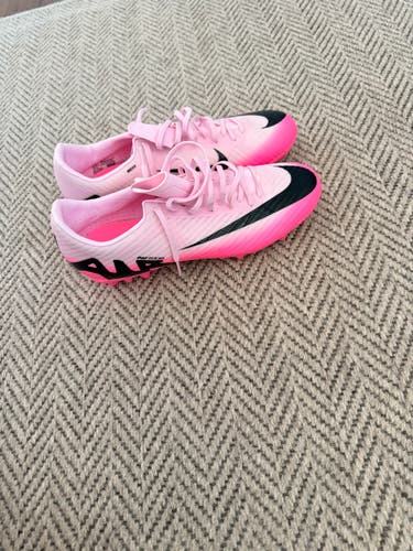 Pink Unisex Size M 7.5 (W 8.5) Adult Nike Molded Cleats Cleats (New)