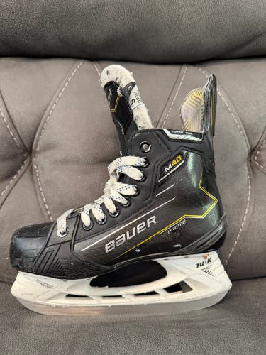 2024 Bauer Supreme M40 Hockey Skates Size 5 (Used) with replacement steel (Used)