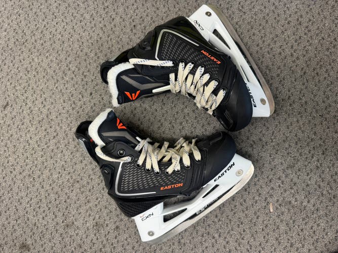 Easton Mako Hockey Skates Size 1 (Used)