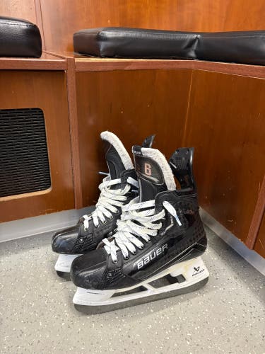 Black 2022 Bauer Supreme Mach Hockey Skates Regular Width Pro Stock 7.5 (Used)