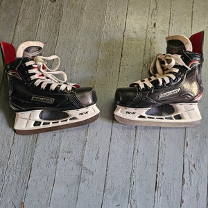 Black Bauer Vapor X500 Hockey Skates Regular Width 13.5 (Used)