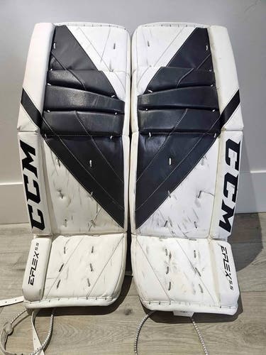 CCM Extreme Flex 5.5 Goalie Leg Pads (33+1)