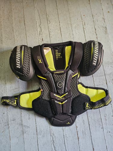 Medium Junior Warrior Alpha QX Pro Shoulder Pads (Used)
