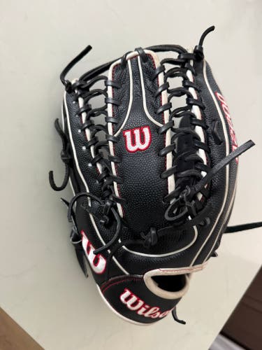 Wilson A2000 LH Outfield Baseball Glove 12.75" (Used)