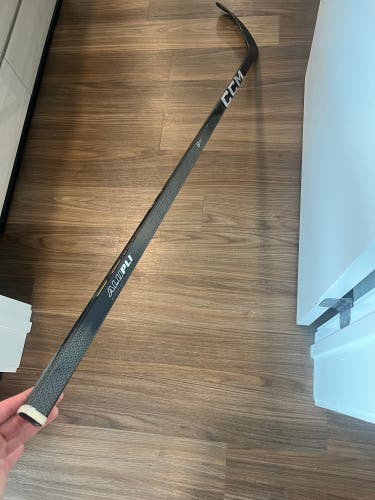 Intermediate CCM JetSpeed FT8 Pro Right Handed Hockey Stick P28M 60 Flex (Used)