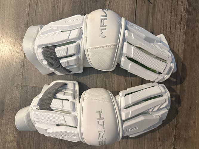 Large Maverik Max Arm Guards (New)