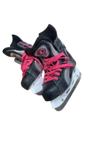 Easton Hockey Skates Size 3.5 D