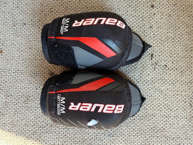 Youth Medium Bauer Lil Sport Elbow Pads (Used)
