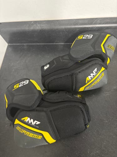 Medium Bauer Supreme S29 Elbow Pads (Used)