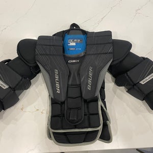 Small 2023 Bauer GSX Goalie Chest Protector (Used)
