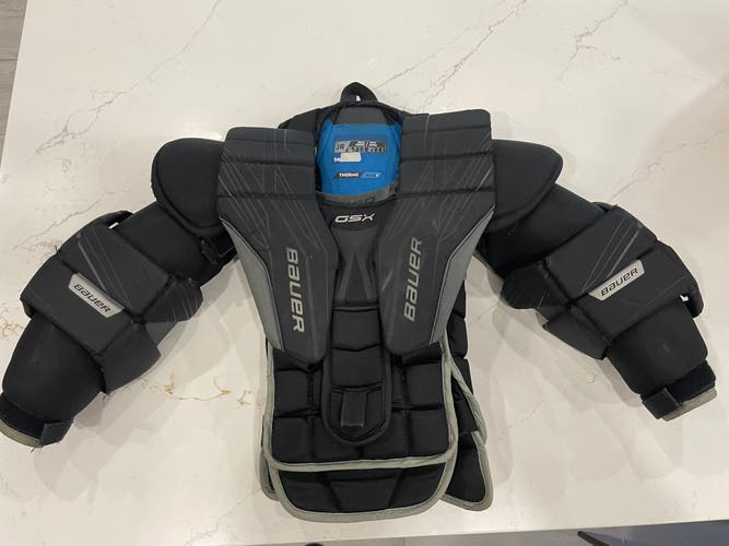 Small 2023 Bauer GSX Goalie Chest Protector (Used)