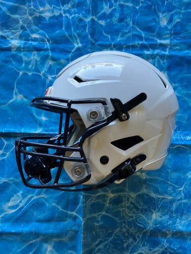 Adult Medium Riddell SpeedFlex Helmet (Used)
