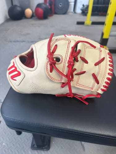 2025 Marucci Capitol Series RH Pitcher's Baseball Glove 12" (Used)