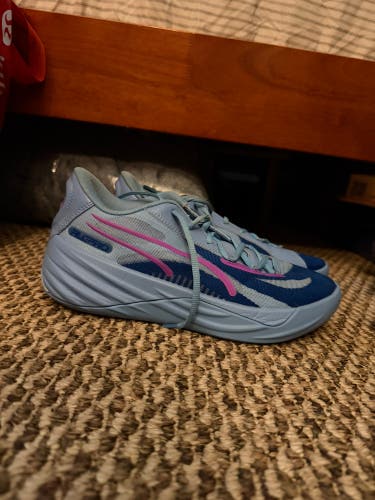Women's Size M 7.5 (W 8.5) Puma Shoes (New)