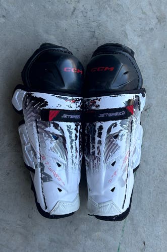 Junior CCM JetSpeed FT8 11" Shin Pads (Used)