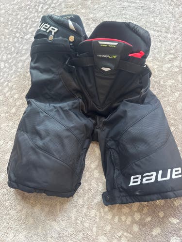Senior Medium Bauer Vapor Hyperlite Hockey Pants (New)