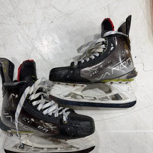 2021 Bauer Vapor Hyperlite Hockey Skates 8.5 (Used)