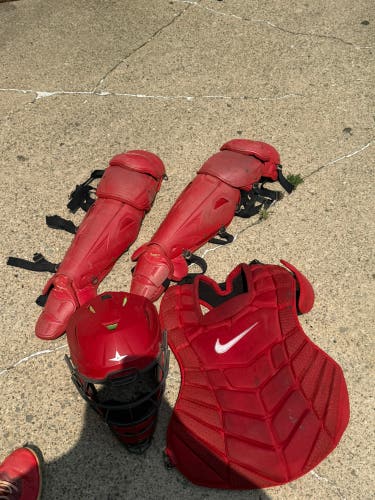 Red Nike Diamond Elite Catcher's Set (Used)