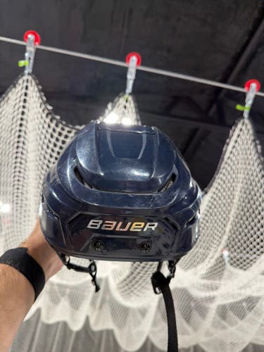 Medium Bauer Hyperlite 2 Helmet (Used)