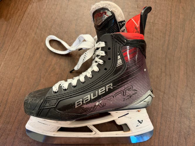 Black/Gray 2023 Bauer Vapor X5 Pro Hockey Skates Regular Width Size 5 (Used)
