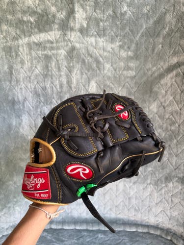 Black Rawlings R9 RH Pitcher's Baseball Glove 12" (Used)