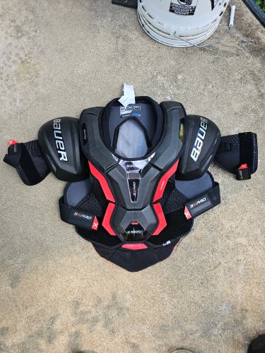 Large Intermediate Bauer Vapor 3X Pro Shoulder Pads (Used)