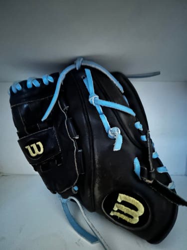 Wilson A2000 RH Infield Baseball Glove 12" (Used)